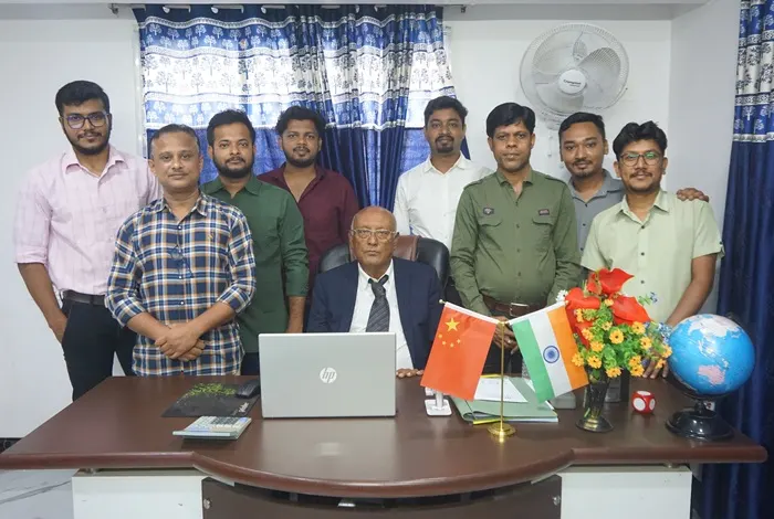 CEO WITH KOLKATA OFFICE MEN'S TEAM